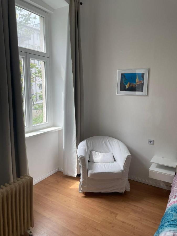 Small Apartment Near The Center Bécs Kültér fotó